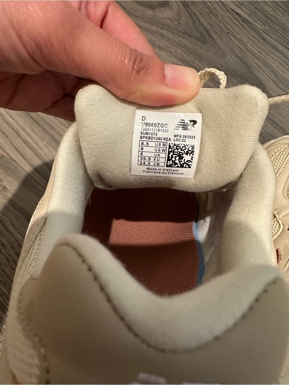 New Balance Women's Beige 9060 Sneakers - Picture 7 of 7